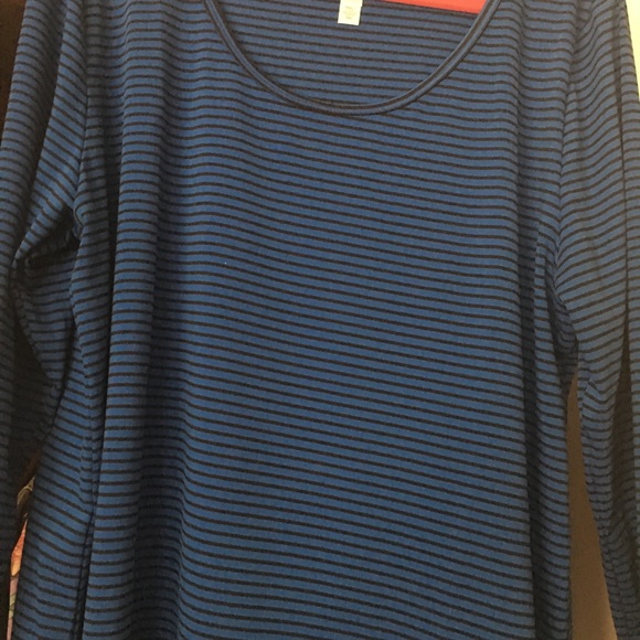 Tops - Picture 2 of 2